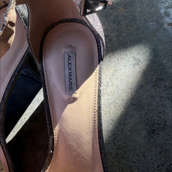 Alex Marie Women's Gray Block Heel Sandals with Floral Embellishment - Picture 2 of 2